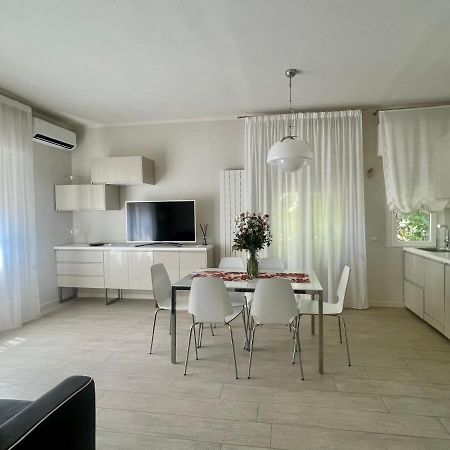 Stunning Apartment 300Mt By The Sea Forte Dei Marmi Exterior foto
