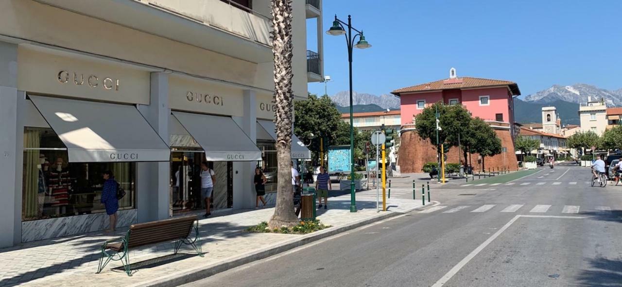 Stunning Apartment 300Mt By The Sea Forte Dei Marmi Exterior foto